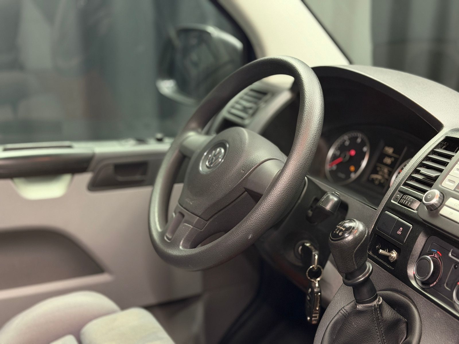 Fahrzeugabbildung Volkswagen T5 Transporter Kasten |KLIMA|1.HAND|RECARO|UMBAU
