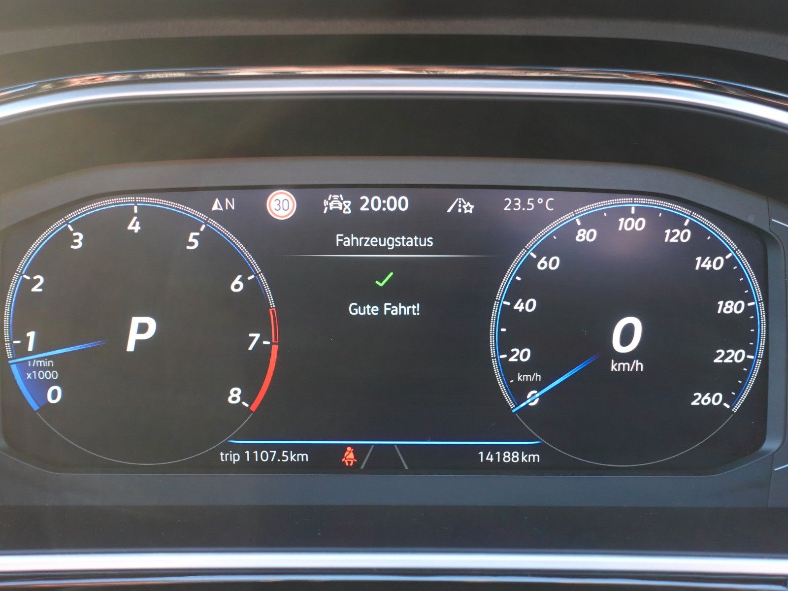 Fahrzeugabbildung Volkswagen T-Roc Cabriolet 1.5 TSI DSG R-Line AHK/Matrix/