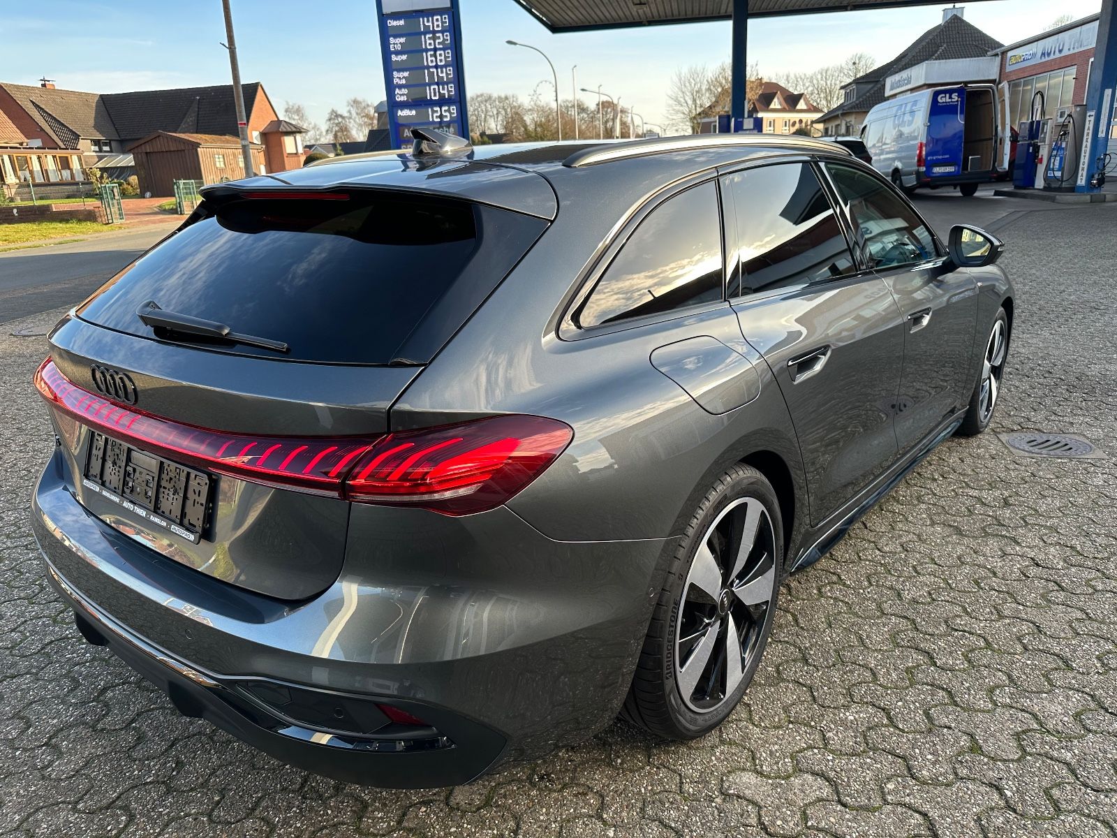 Fahrzeugabbildung Audi A5 Avant 40 TDI S Line S Tronic Matrix/ACC/APP