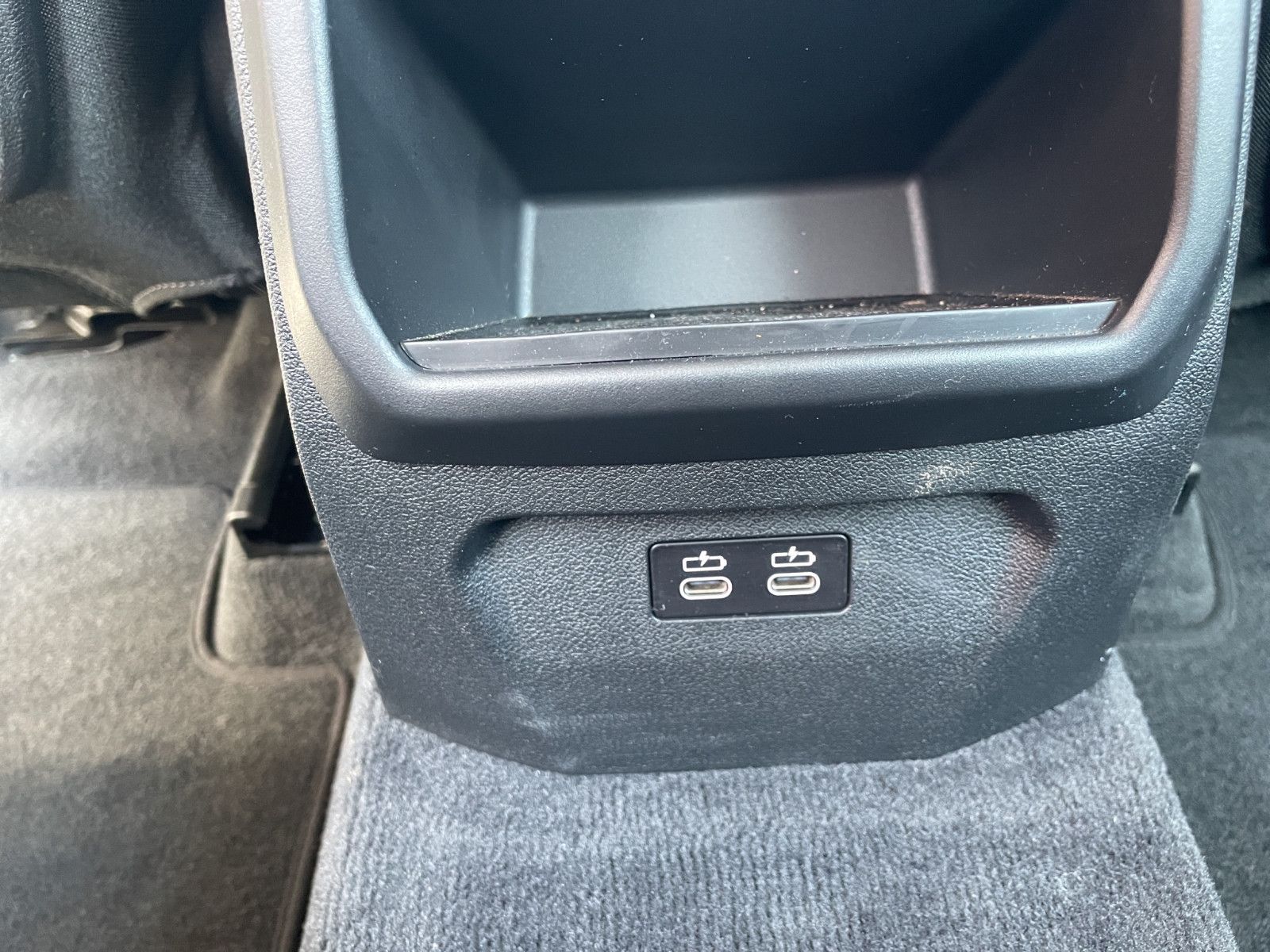 Fahrzeugabbildung BMW 118 i Advantage *SitzHZ*LED*CarPlay*DAB*USB*