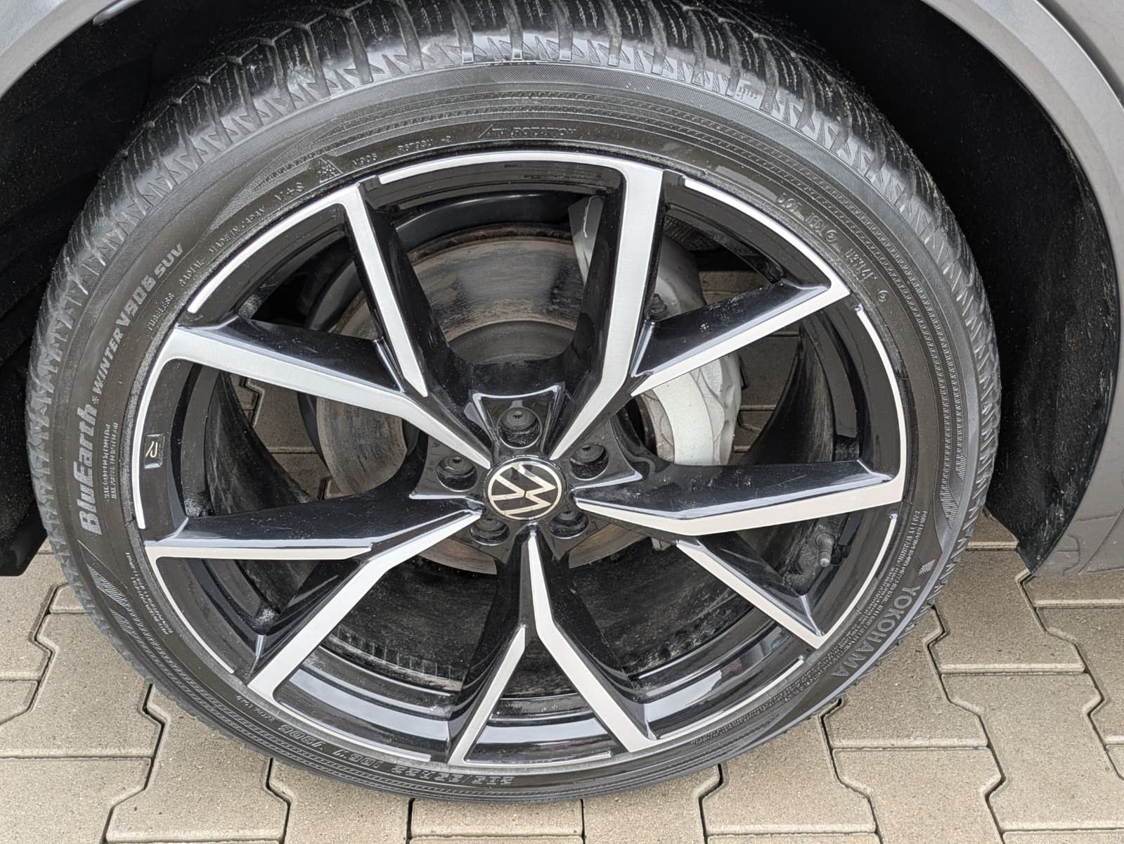 Fahrzeugabbildung Volkswagen Touareg 3.0TDI 4M R-Line VOLL Black 22" UPE 114T