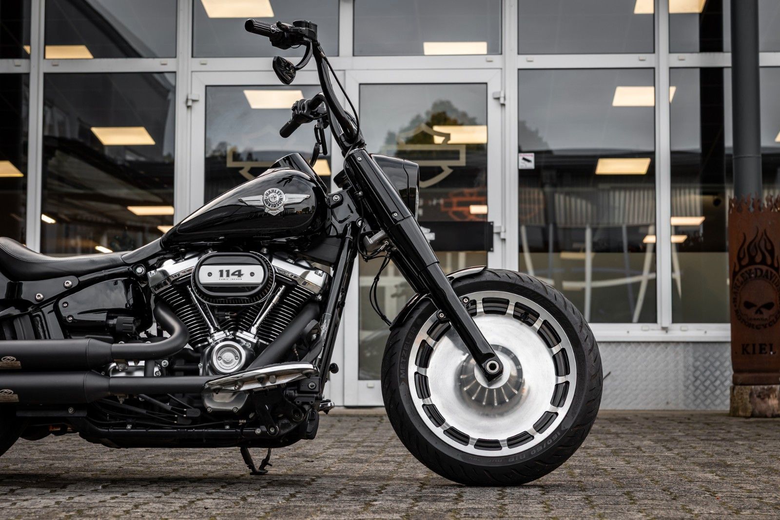 Fahrzeugabbildung Harley-Davidson FLFBS FAT BOY SOFTAIL 114 -JEKILL&HYDE-