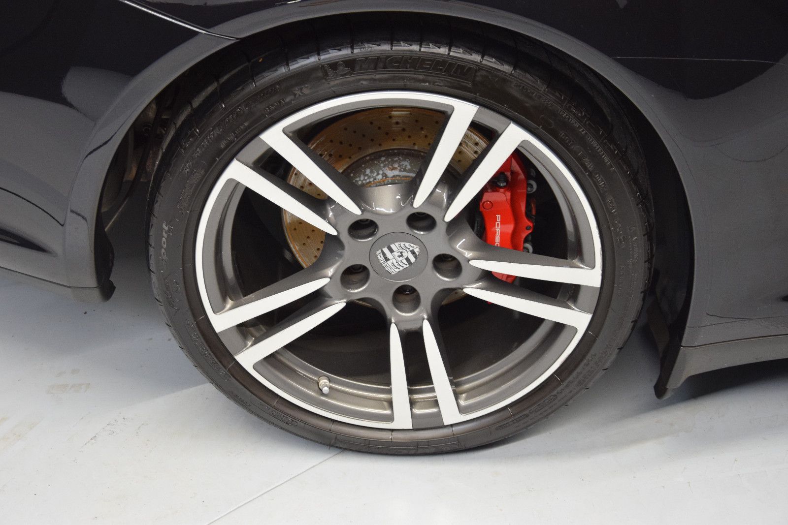Fahrzeugabbildung Porsche 911 Carrera 4 S Coupe Leder Navi PDC SSD 19 ``