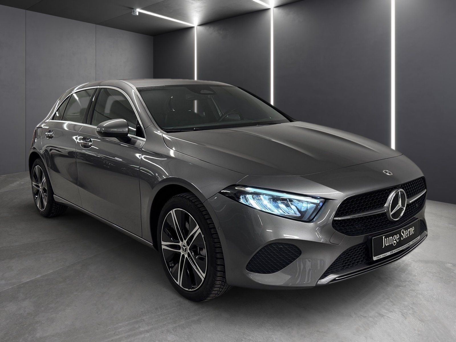 Fahrzeugabbildung Mercedes-Benz A 250 e Progressive*11KW*LED*Kamera*CarPlay*PDC*
