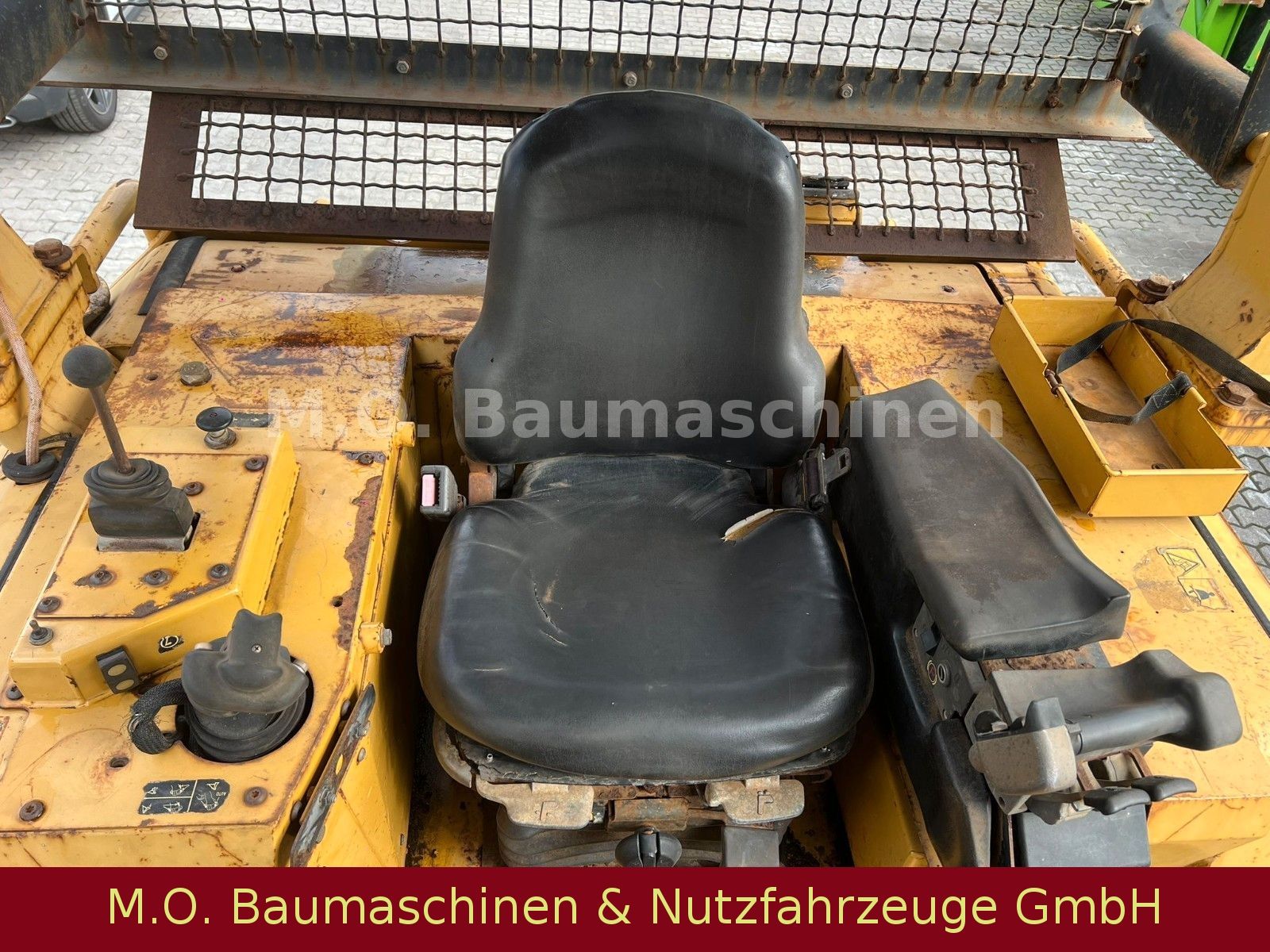 Fahrzeugabbildung CAT Caterpillar D 5 N LGP