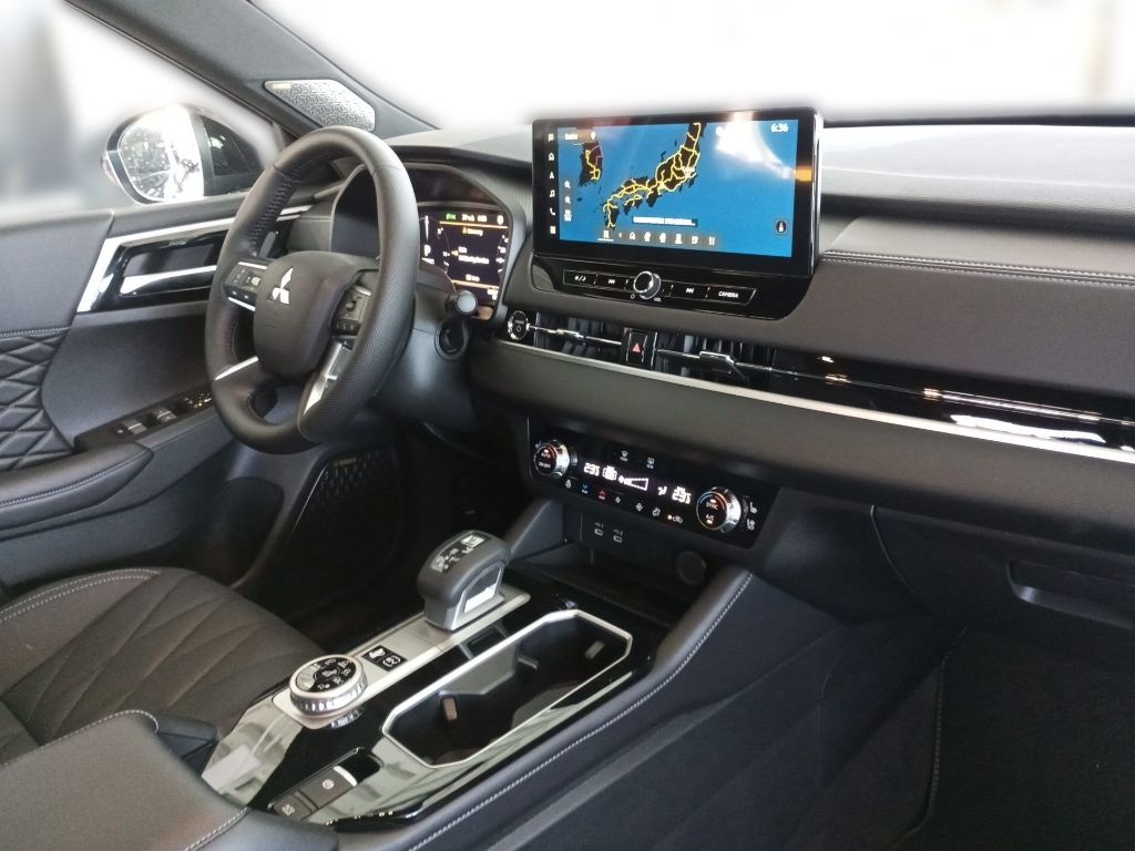 Fahrzeugabbildung Mitsubishi Outlander Diamant TOP ´´Black´´ PHEV Luxury-Pake