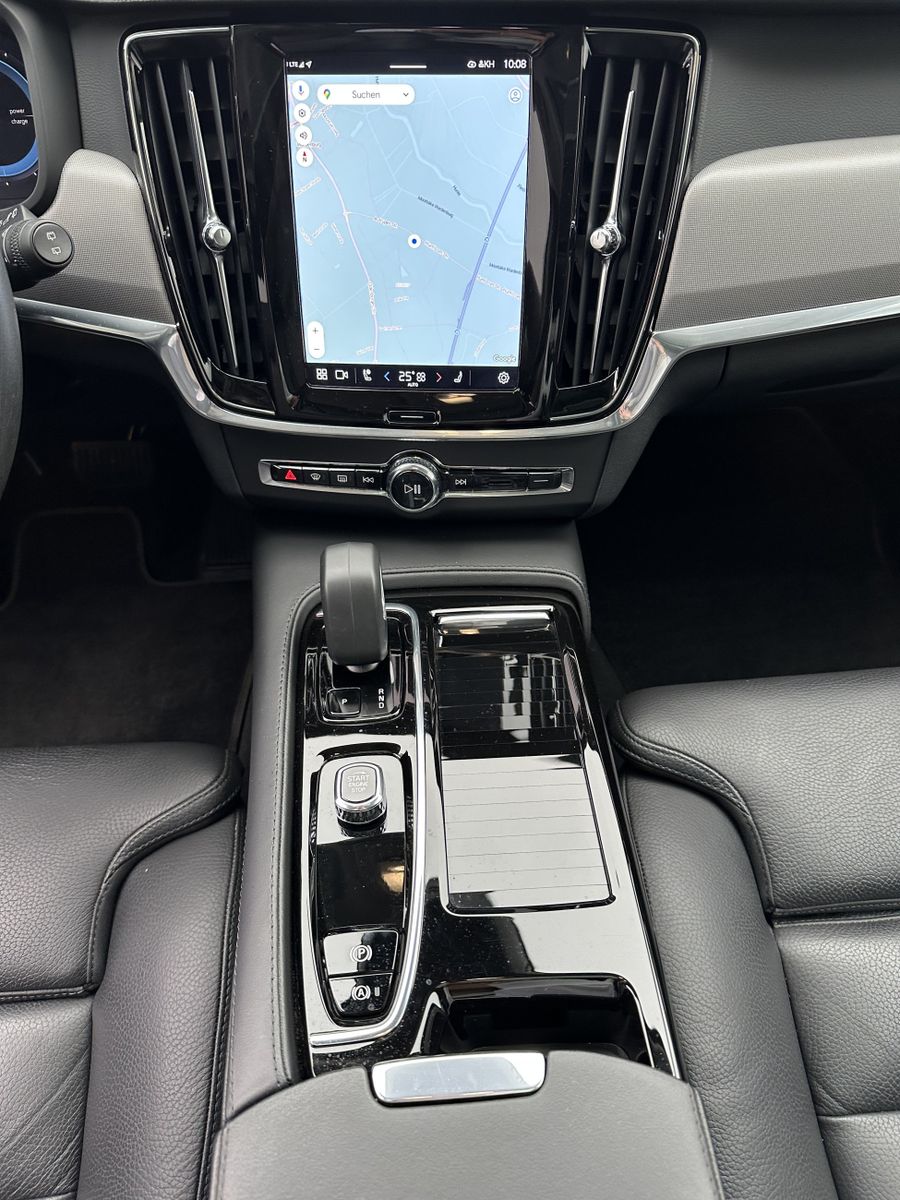 Fahrzeugabbildung Volvo V90 T6 AWD Plus Bright NAV+LED+360°+H&K+PANO+VC
