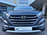 Hyundai Tucson 1,6 Ltr. 4WD Aut. Navi Kam. Klima Tüv NEU - graue Hyundai TUCSON