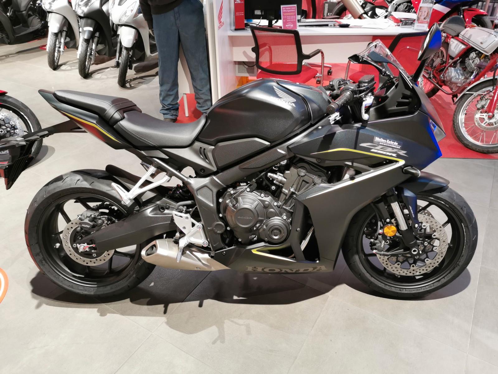 Honda CBR650R mit und ohne E-Clutch