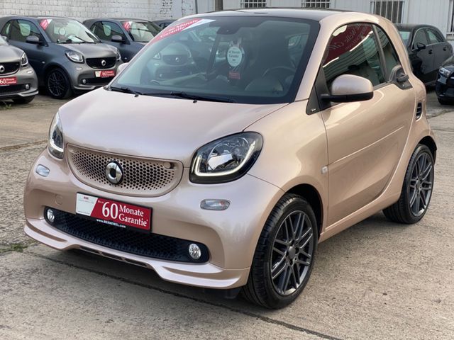 Smart BRABUS ®SportPaket_Champagne beige_Ambiente_Park