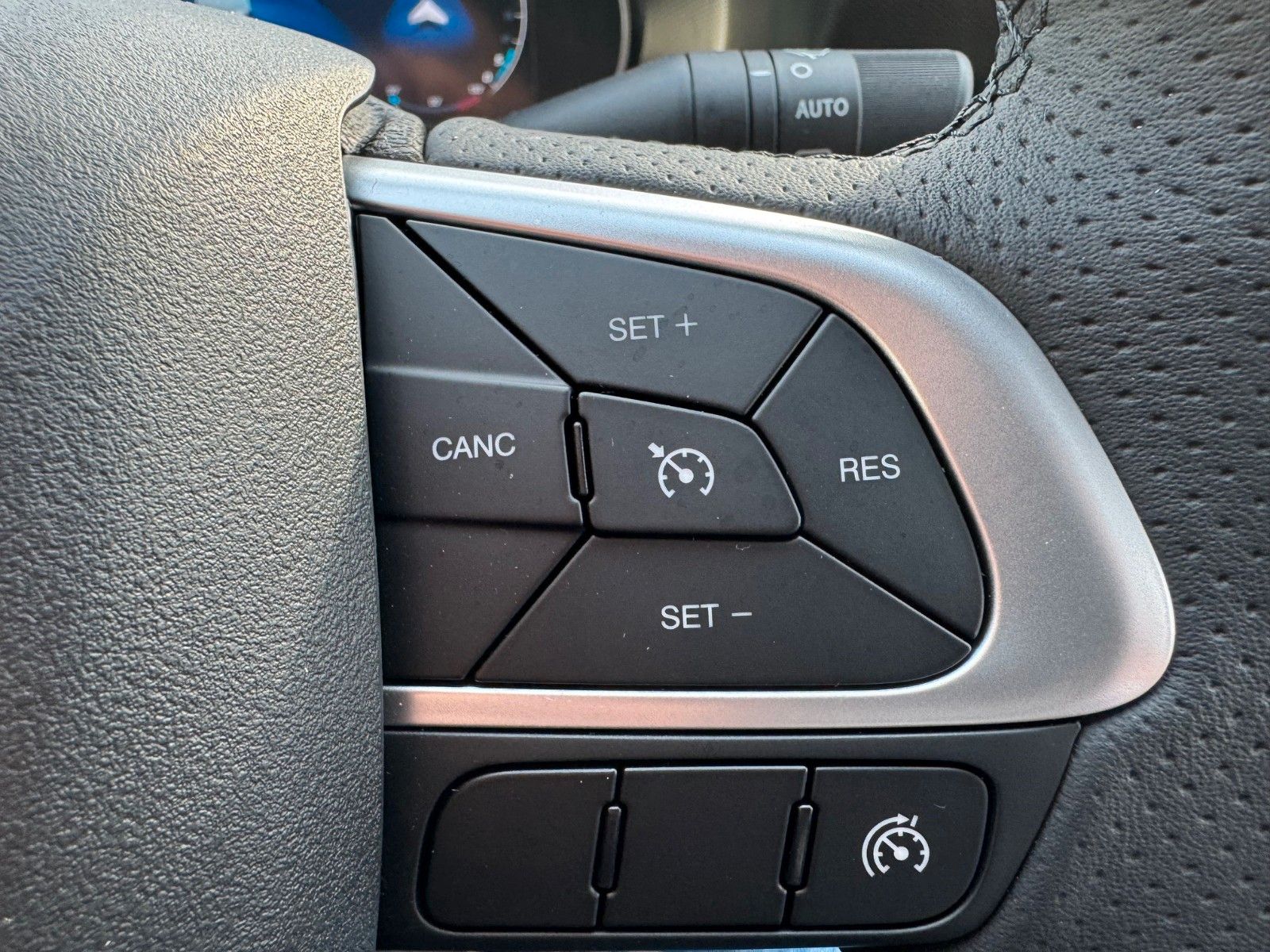 Fahrzeugabbildung Iveco Daily 35S16 A8 *DoKa*Automatik*AHK*R3.520mm*