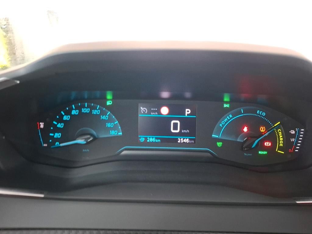 Fahrzeugabbildung Peugeot e-208 Active LED/PDC/TEMPOMAT