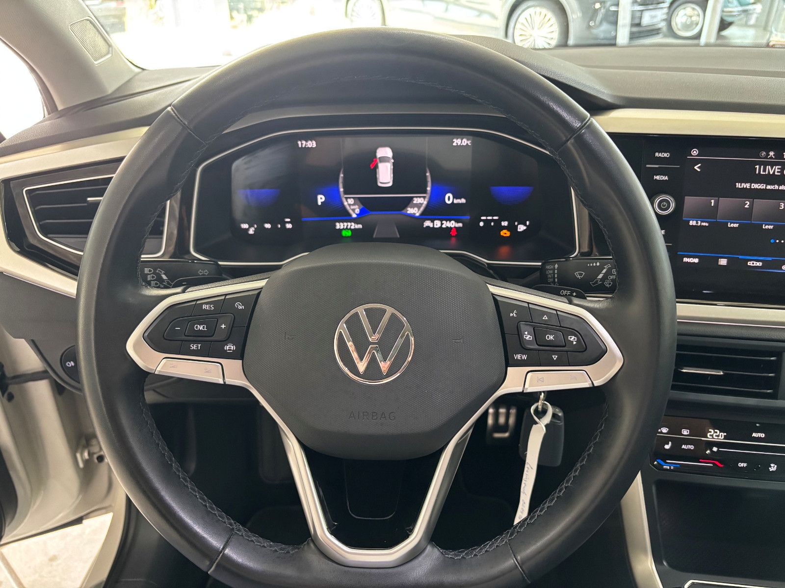 Fahrzeugabbildung Volkswagen Polo 1.0 TSI Move DSG +LED +ALLWETTER