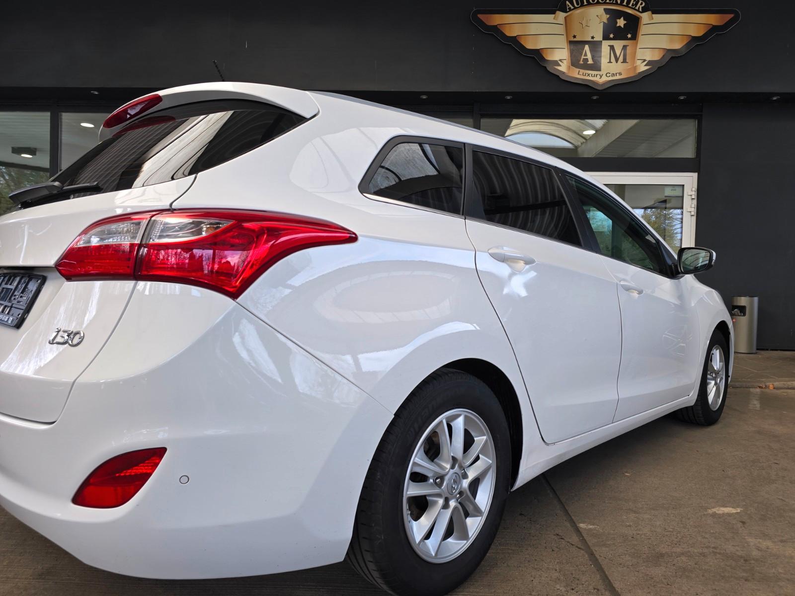 Hyundai i30 Kombi 1.6 GDi blue Passion Automatik Park/LM