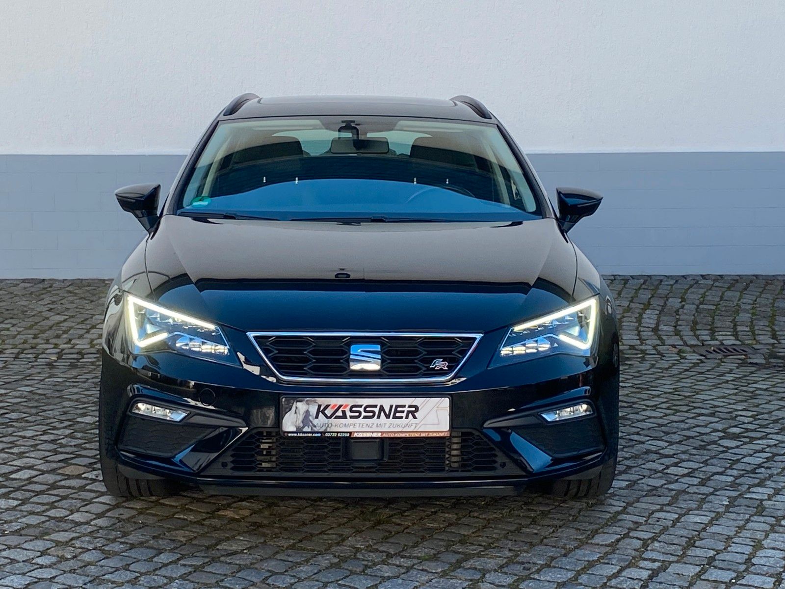 Fahrzeugabbildung SEAT Leon ST FR 1.5TSI  Black Matt Edition *DSG *Pano