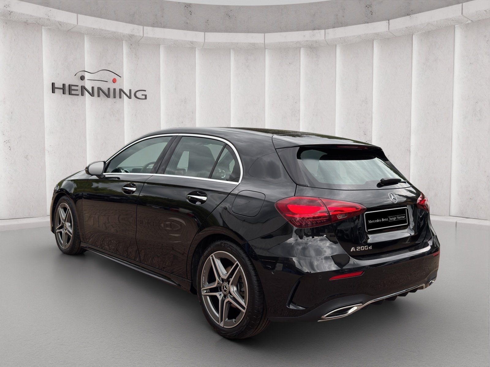 Mercedes-Benz A 200 d AMG Panorama Kamera Ambiente LED LHZ 18" imagem 3