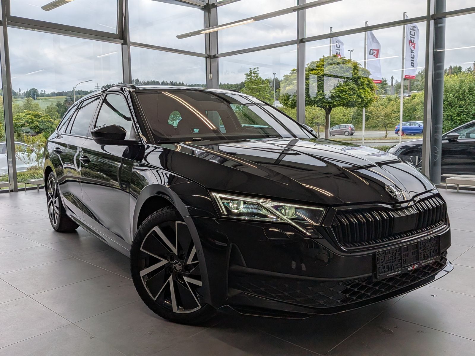 Fahrzeugabbildung SKODA Octavia 2.0TDI Sportline Matrix Canton Pano ACC