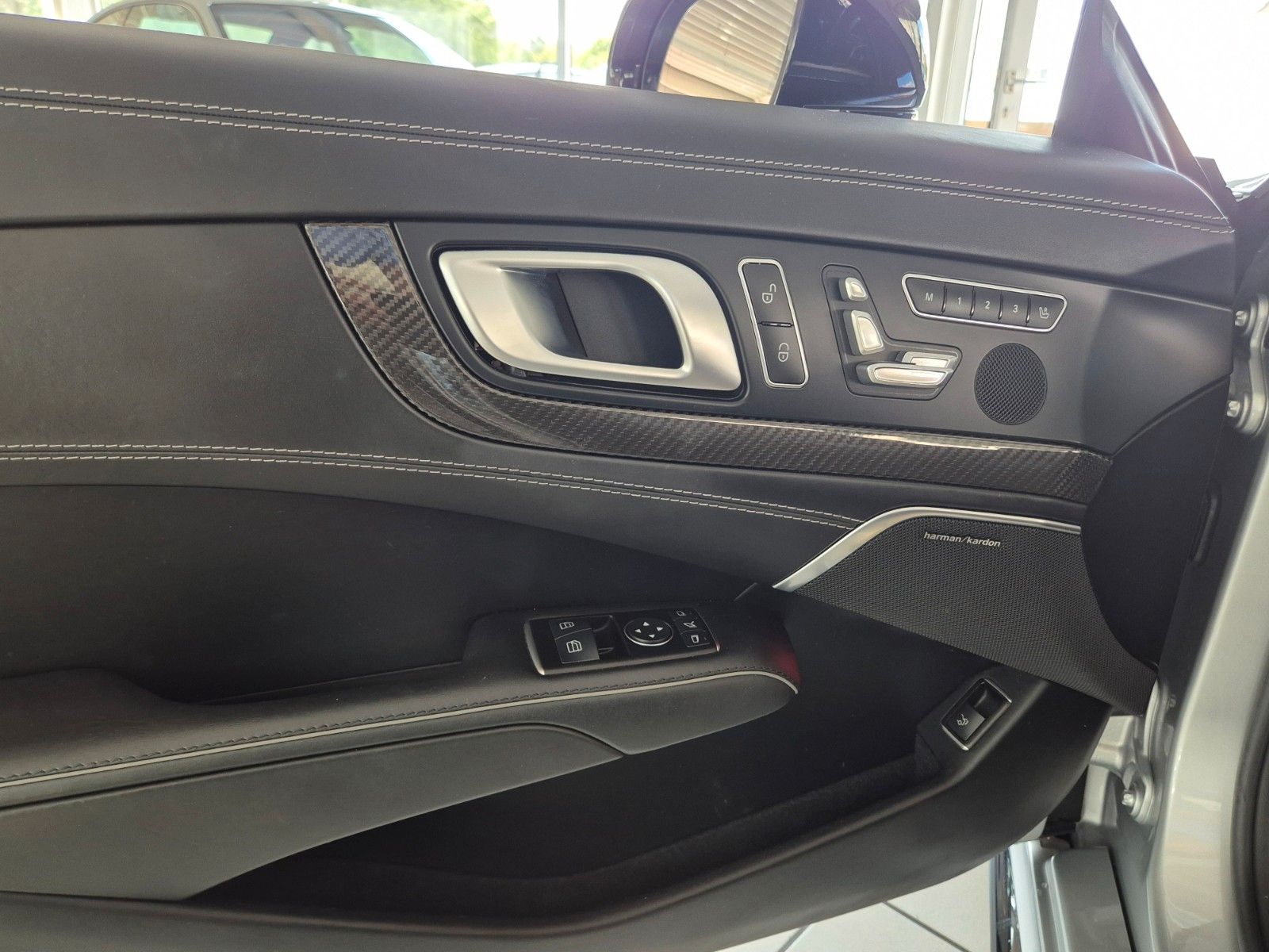 Fahrzeugabbildung Mercedes-Benz SL 63 AMG/Dt./AMG Driver/H&K/Pan./Massage/1A