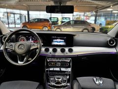 MERCEDES-BENZ E 200 T Avantgarde*LED*Navi*SHZ*Park-Assistent
