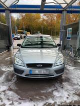 Ford Focus 1.6 Benziner  TÜV bis 06/2026 - Ford Focus aus 2005: 2.0