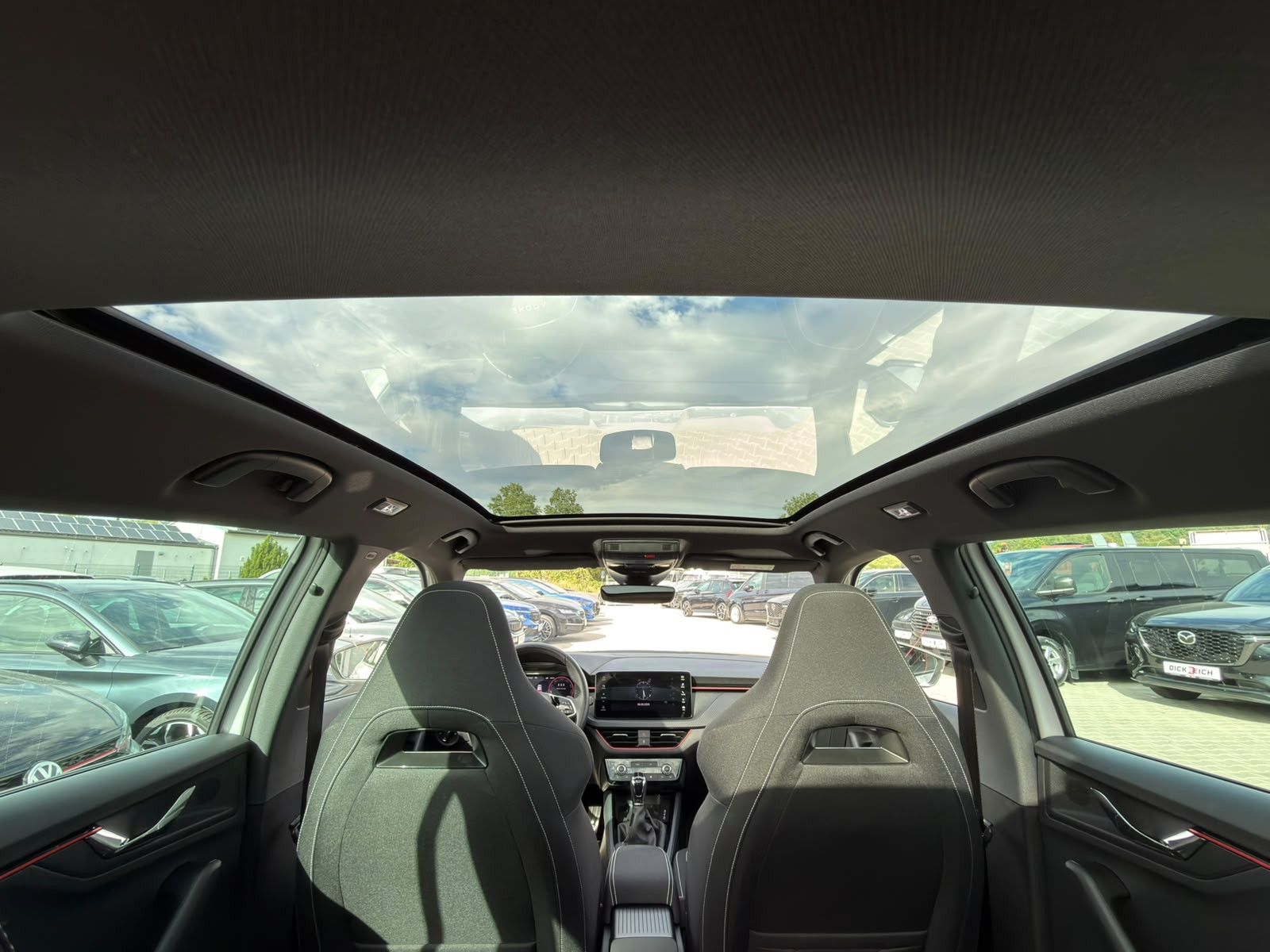 Fahrzeugabbildung SKODA Kamiq 1.5 TSI DSG Monte Carlo PANO*MATRIX*5J.GAR