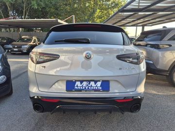 Alfa-Romeo Stelvio - 6
