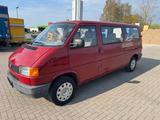 Volkswagen T4 Caravelle - rote Volkswagen T4 Caravelle