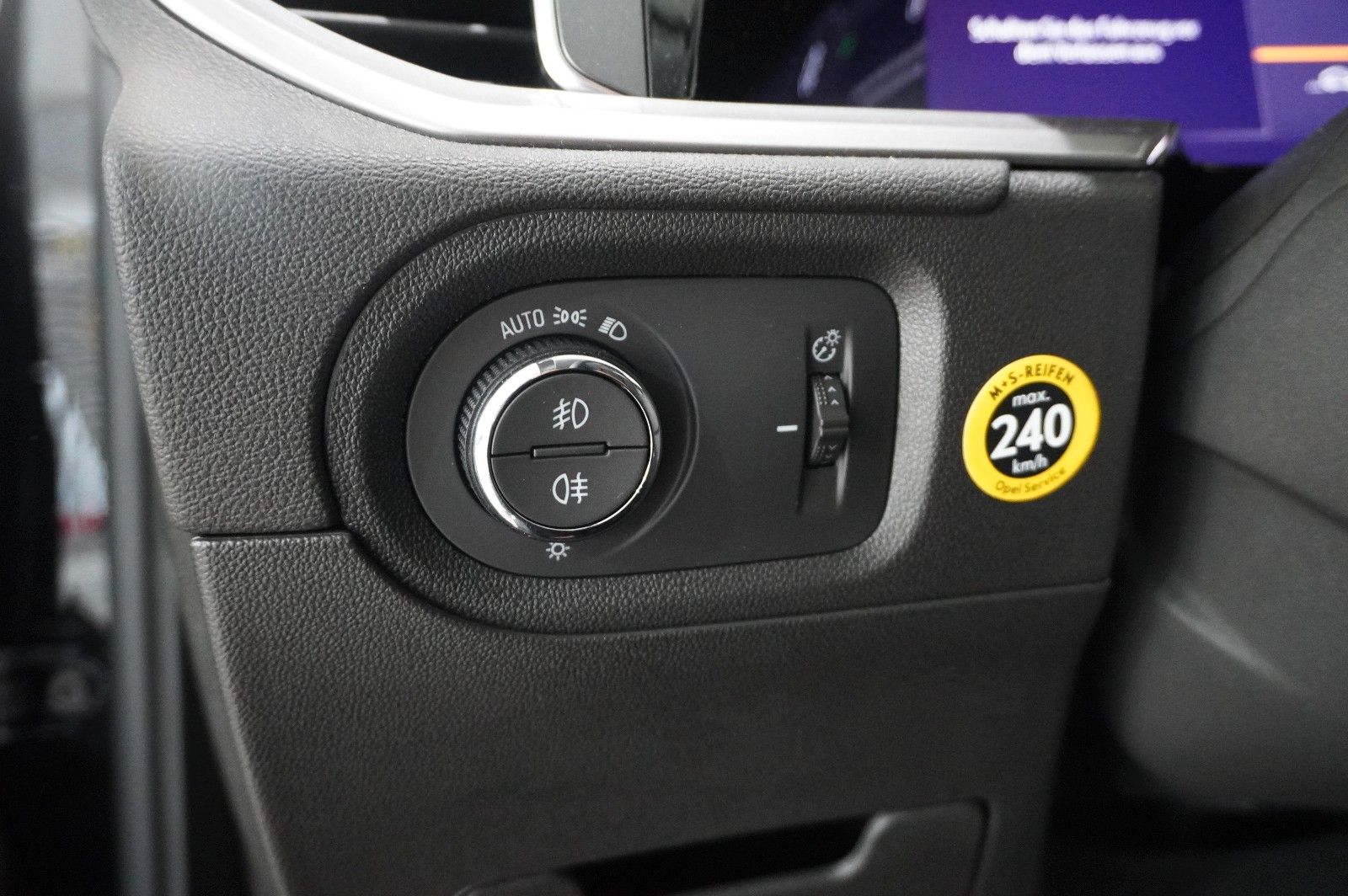 Fahrzeugabbildung Opel Grandland (X) 1.6T GSe HYBRID 4X4 NAVI/LED/SPORT