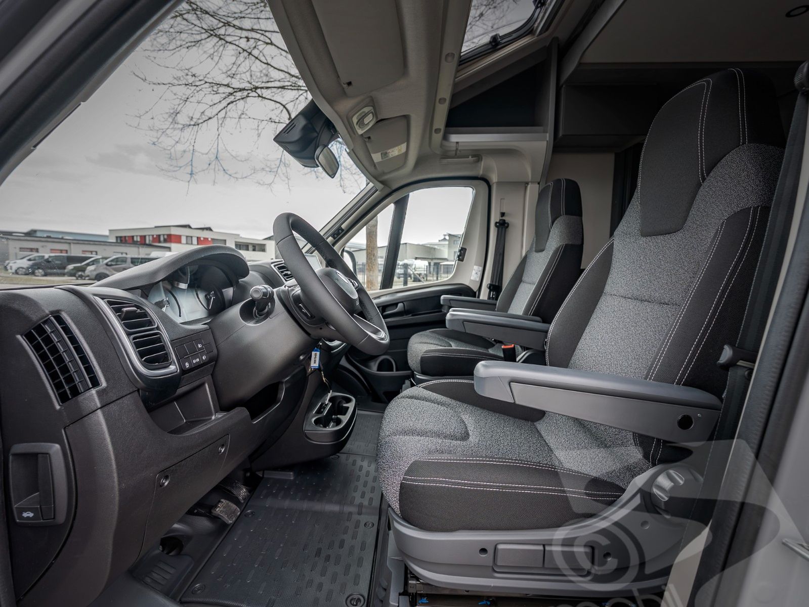 Fahrzeugabbildung Crosscamp EXPDN 7.4 E Peugeot Automatik