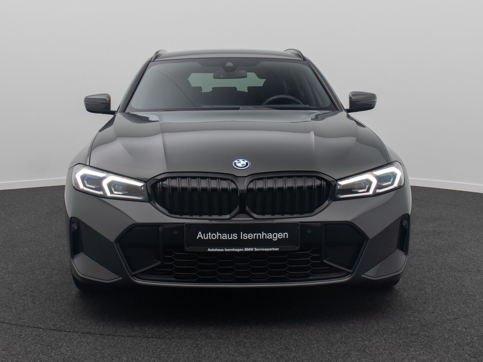 Fahrzeugabbildung BMW 330e xD MSport Kamera HUD DAB AHK Komfort 19Zoll