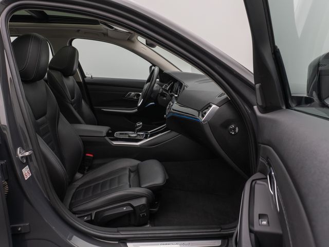 Foto Nummer 25: BMW 330e