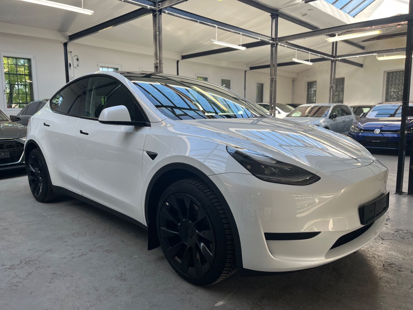 Tesla Model Y Long Range RWD
