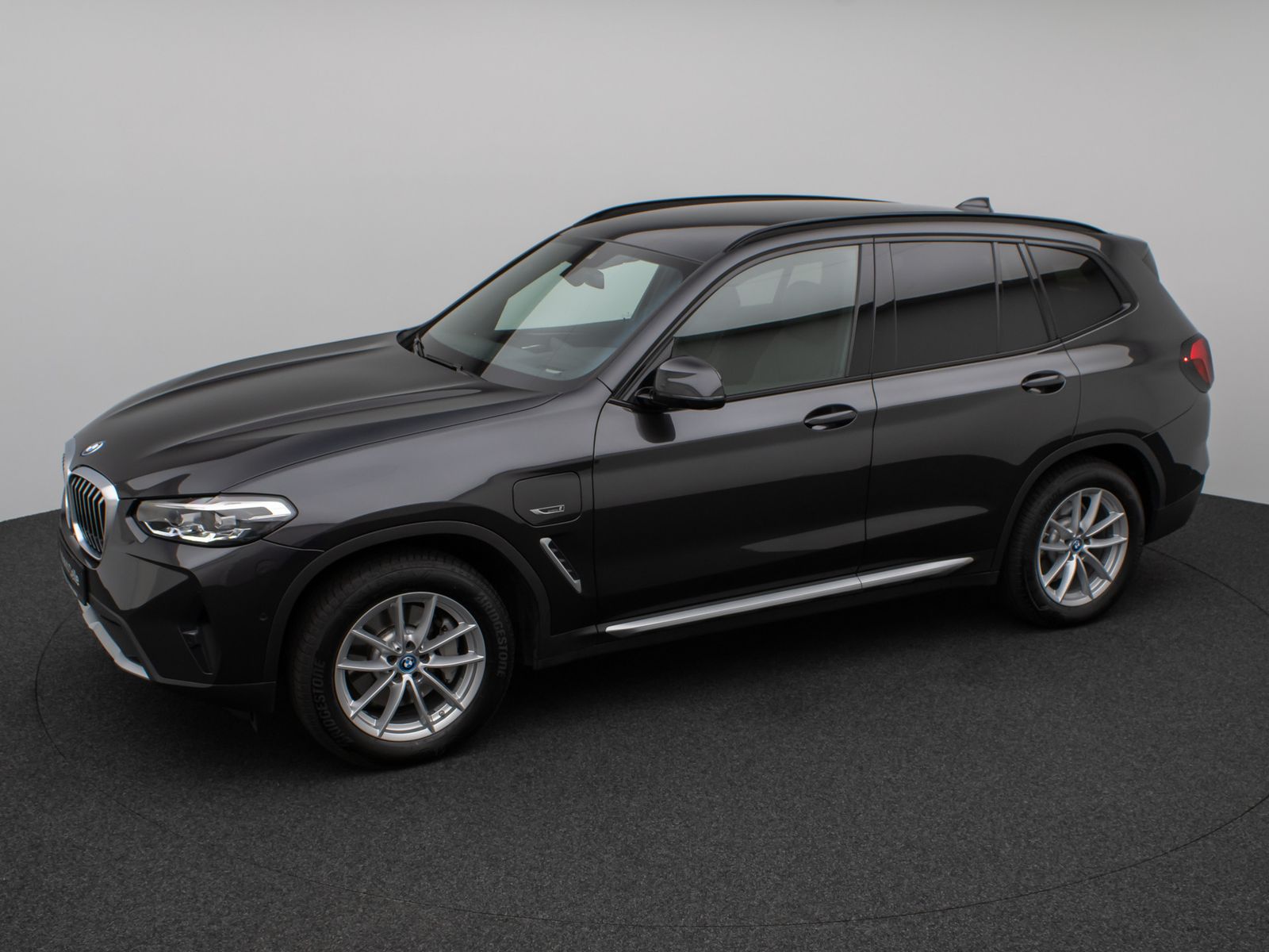 Fahrzeugabbildung BMW X3 xD30e Kamera HUD Lenkrhzg Stop&Go AHK Sport