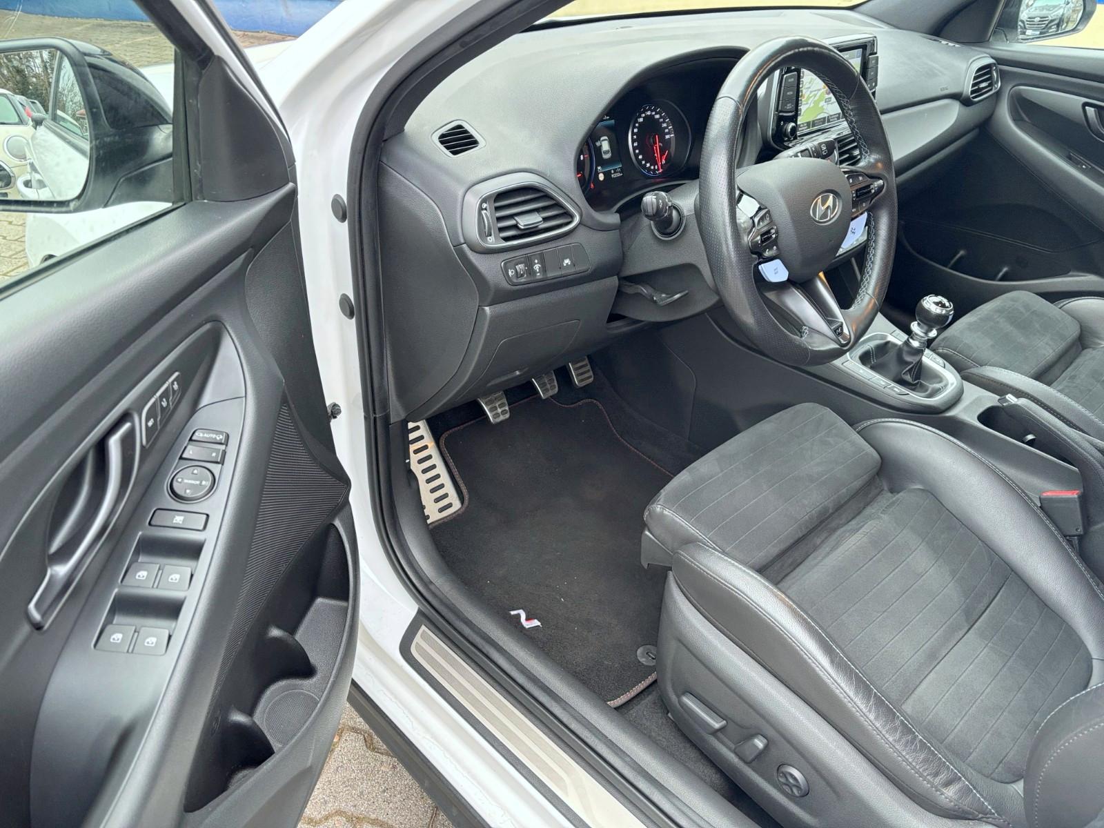 Hyundai i30 N Performance*Pano*e.Sitze*LED*CAM*WinterP.*