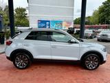 Volkswagen T-Roc 1.5 TSI ACT Sport 1. Hand - VW T-Roc Gebrauchtwagen in Düsseldorf
