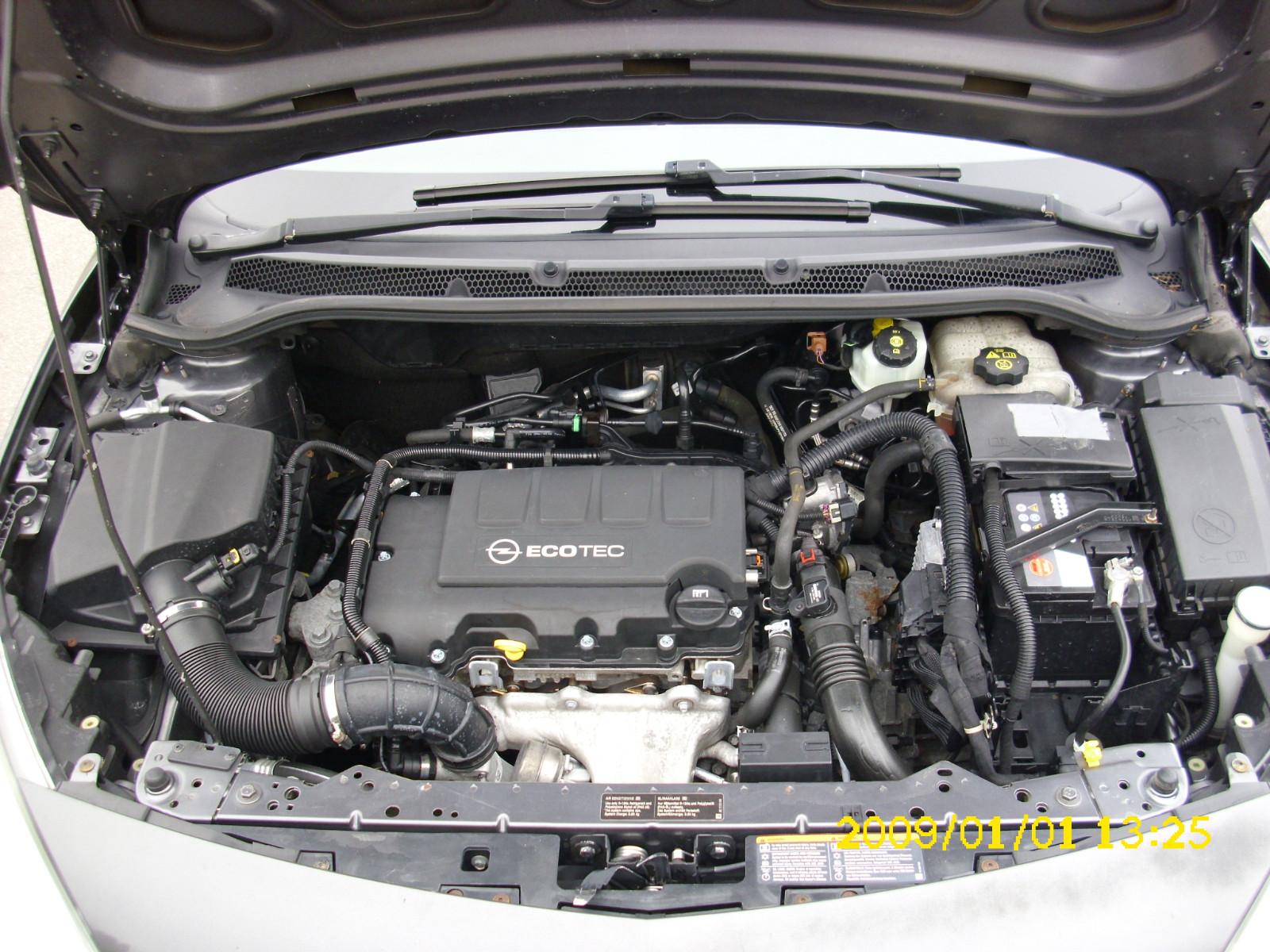 Opel Astra 2011 — photo 16
