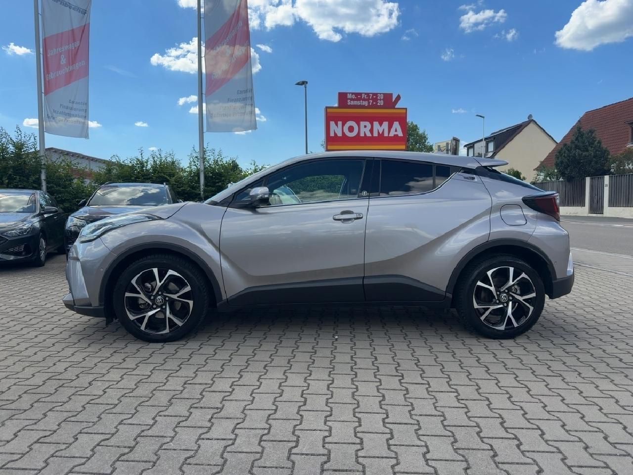 Fahrzeugabbildung Toyota C-HR 2,0 Hybrid Team D *Comfortpaket*