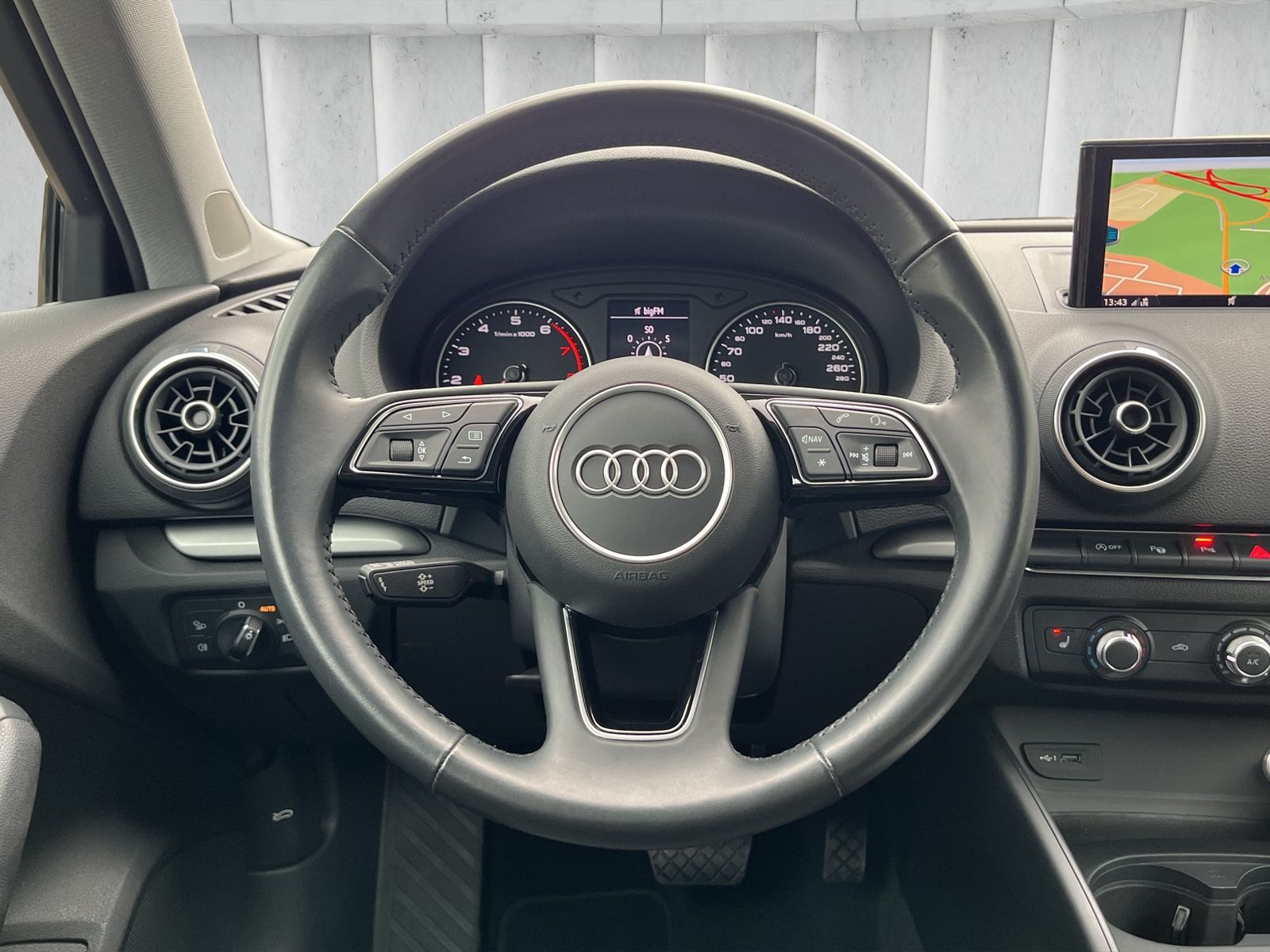 Fahrzeugabbildung Audi A3 *Sportback*35 TFSI*SHZ*NAVI*Kamera*PDC*Xenon*