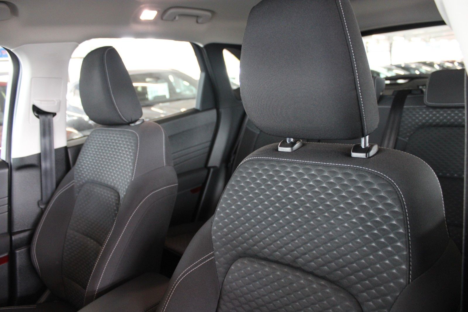 Fahrzeugabbildung Ford Kuga 1.5 EcoBlue Cool & Connect NAVI WinterPaket