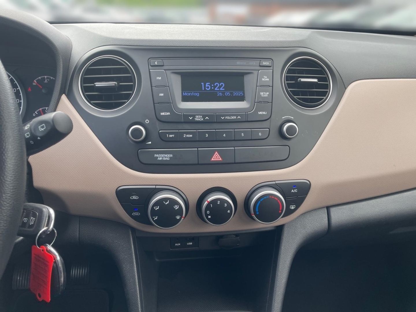 Fahrzeugabbildung Hyundai i10 1.0 Select Plus-Paket Allwetterreifen