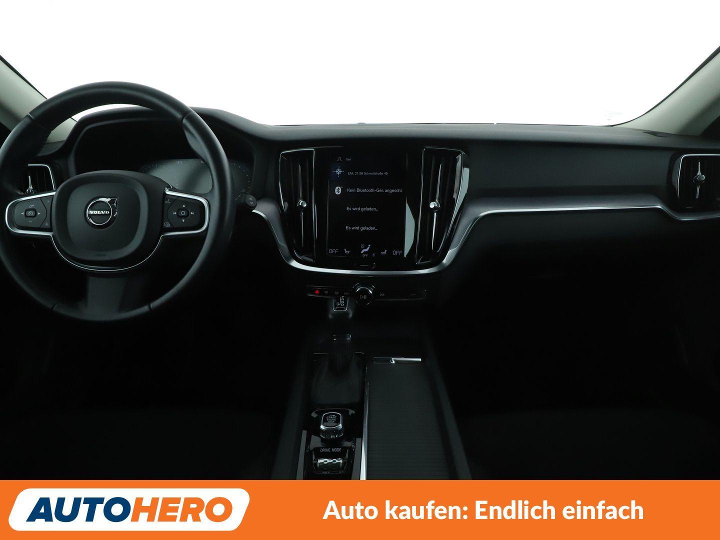 Volvo V60 2.0 T4 Momentum Pro Aut*NAVI*LED*TEMPO*PDC*