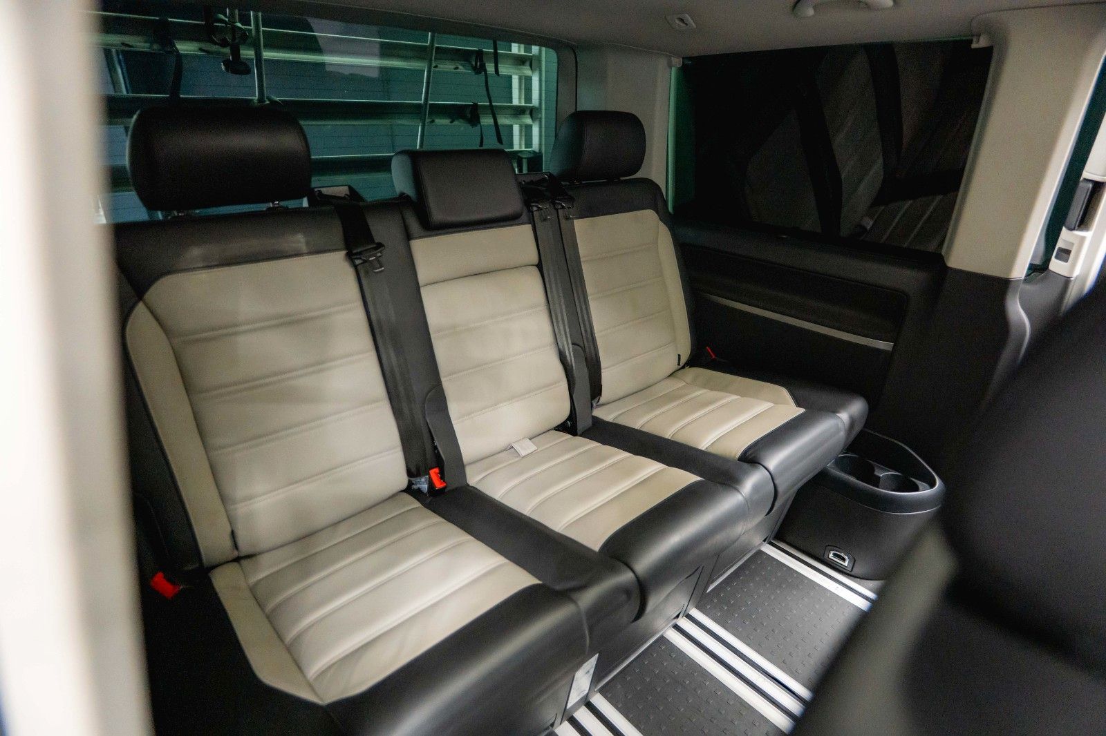 Fahrzeugabbildung Volkswagen T6 Multivan 2.0TDI DSG Edition 30 4Motion ACC