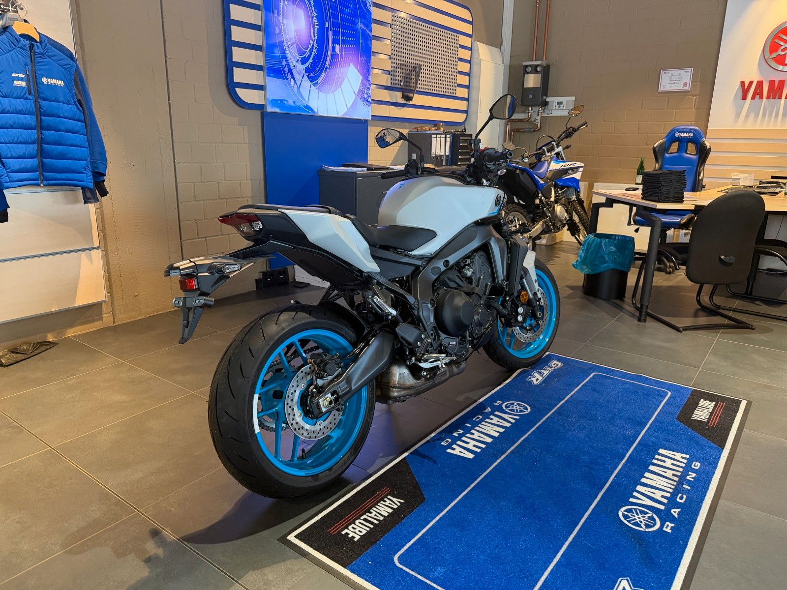 Fahrzeugabbildung Yamaha MT-09 Y-AMT Herbst Deals