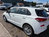Hyundai i30 Pure - Hyundai i30: Pure