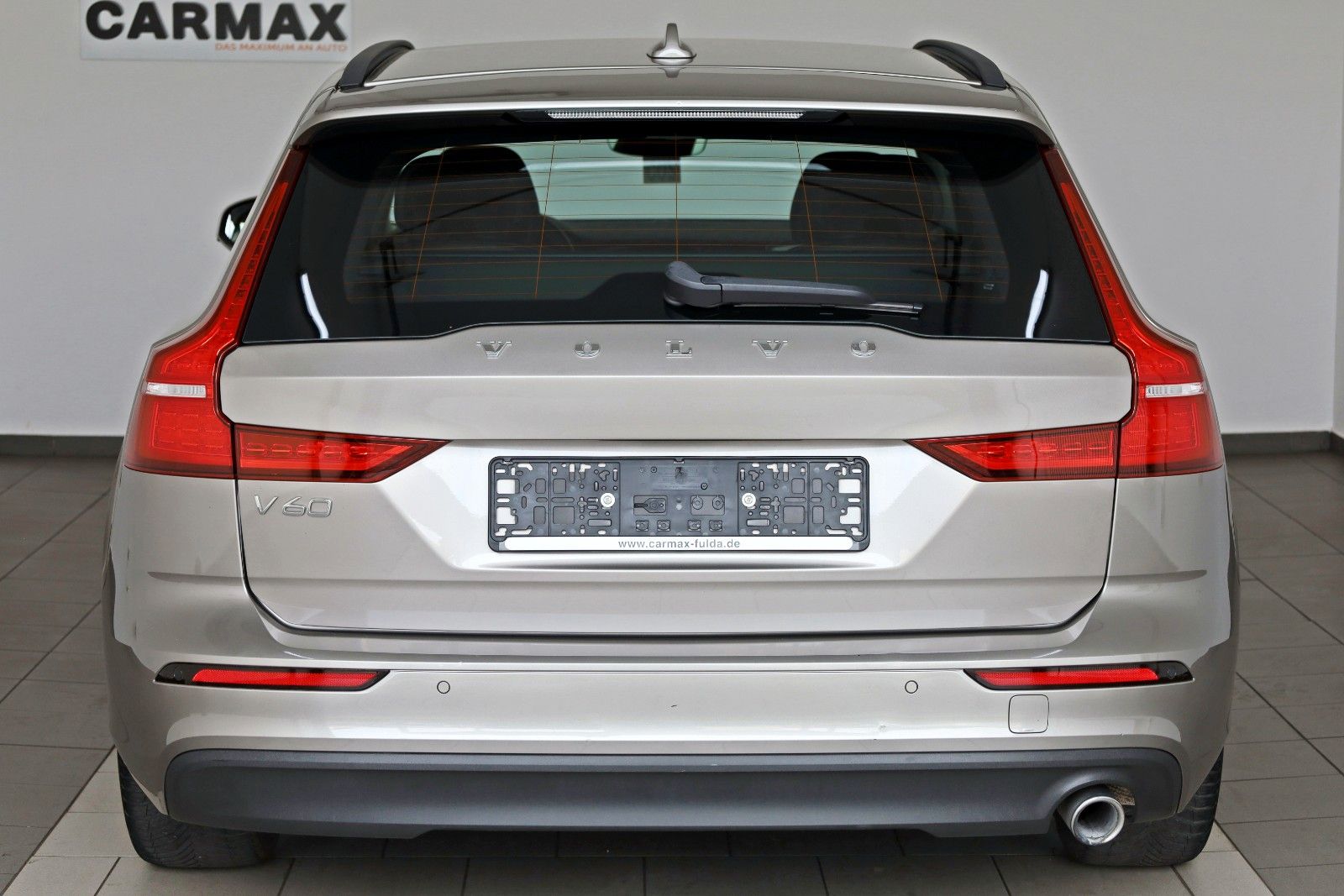 Fahrzeugabbildung Volvo V60 Momentum, T.Leder,Navi,LED,SH,PDC,AHK