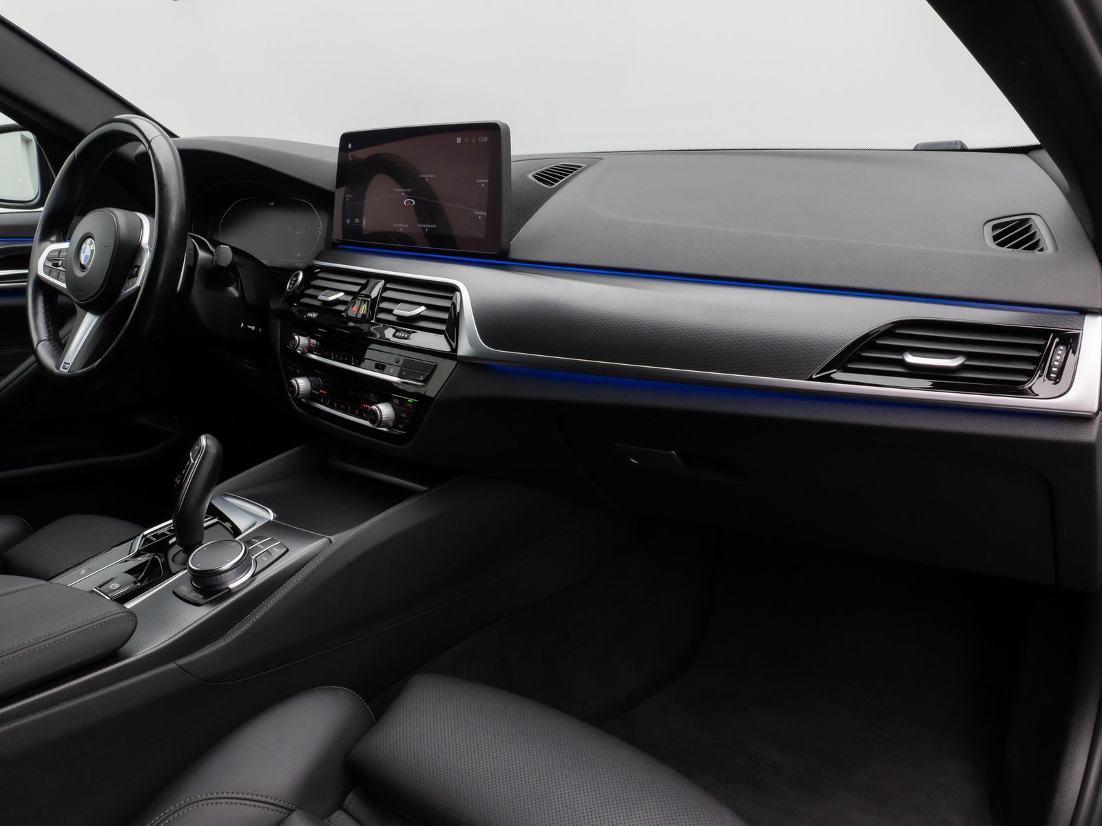 Fahrzeugabbildung BMW 530d M Sport Laser HUD DAB Komfort Alarm 18Zoll