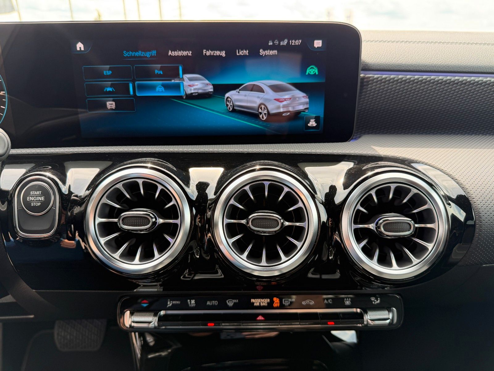 Fahrzeugabbildung Mercedes-Benz CLA 250 e Progressive Night+Distr+R-Kamera+Ambie