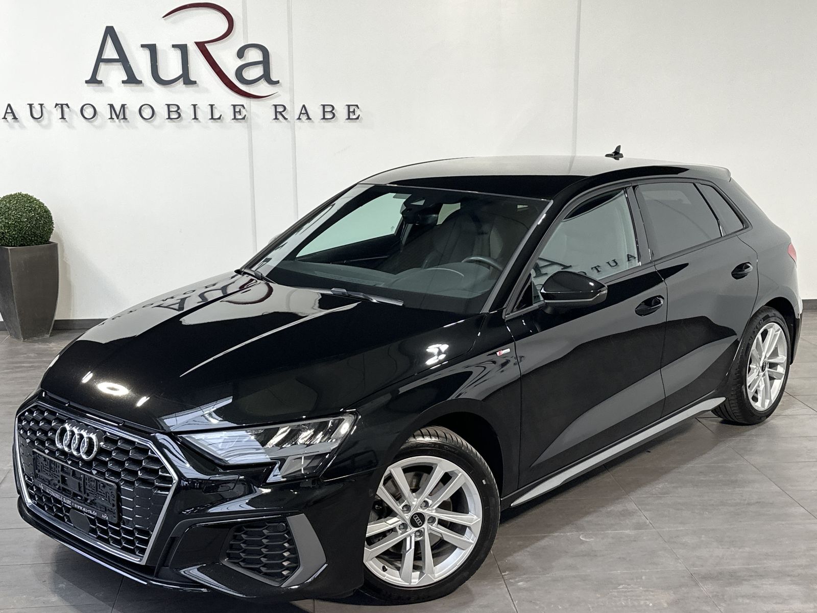 Fahrzeugabbildung Audi A3 SpB 35 TFSI S-Line NAV+LED+CARPLAY+VCOCK+1HD