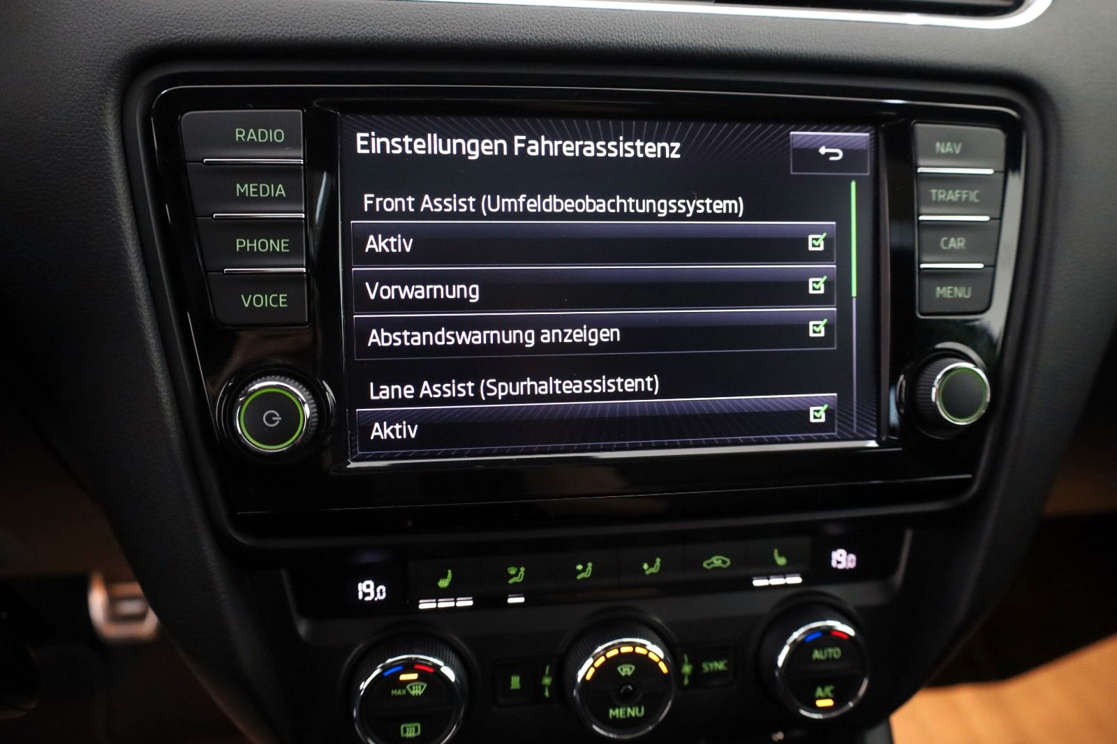 Fahrzeugabbildung SKODA Octavia Lim. RS,Leder,Navi,Bi-Xenon,SH,Panorama