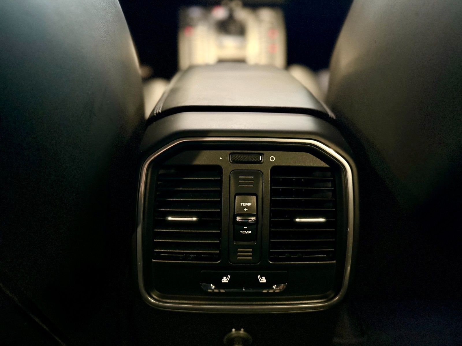 Fahrzeugabbildung Porsche Macan Turbo Luftfederung/AHK/Keyless/ACC